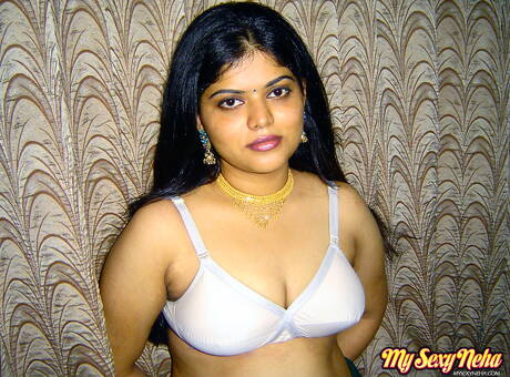 Indian Amateur Babes invite you to explore a xxx photos with Indian Babe xxx gallery 222457